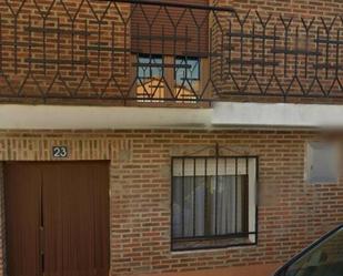 Vista exterior de Casa adosada en venda en Villamuriel de Cerrato amb Calefacció, Terrassa i Traster