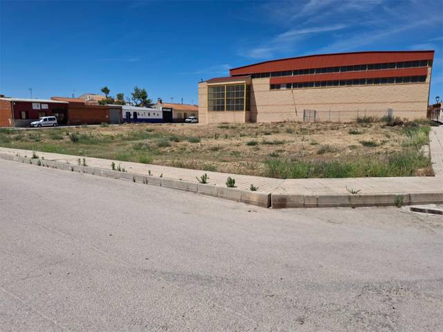 Terreno en Venta en Calle el Almendro, 35 en La Puebla de Almoradiel