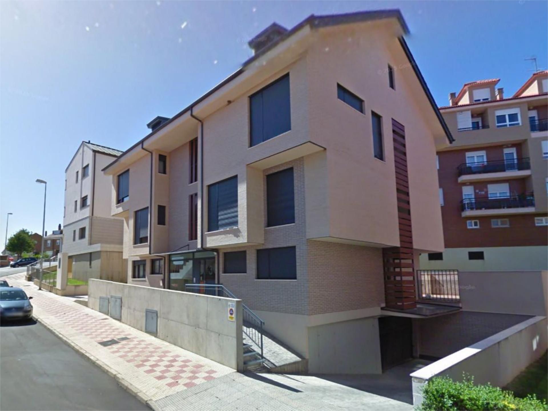 Vista exterior de Pis en venda en Villaquilambre amb Terrassa