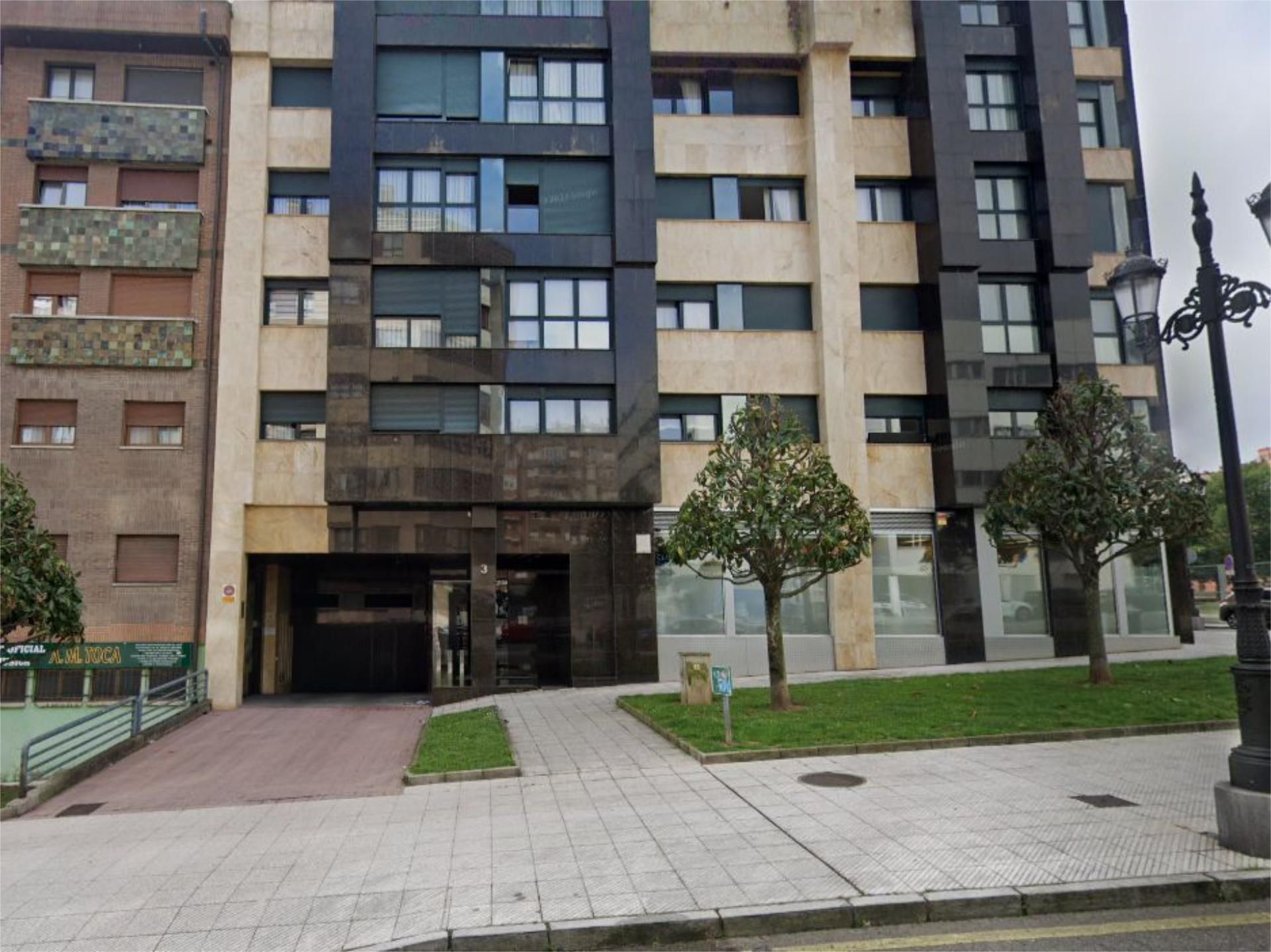 Exterior view of Garage for sale in Oviedo 