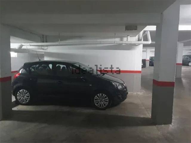 Garaje en Alquiler en Paseo de la Rosa, 136 en Santa Bárbara