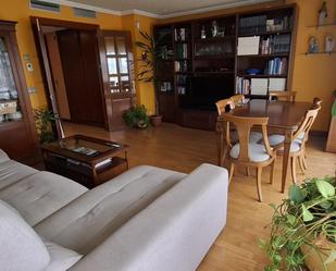 Living room of Flat for sale in Valladolid Capital  with Air Conditioner, Terrace and Swimming Pool