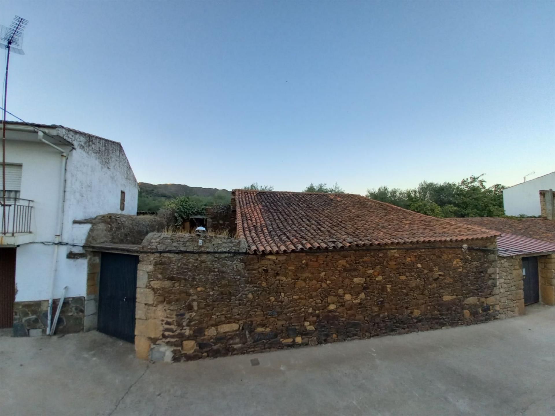 Exterior view of Premises for sale in Cilleros