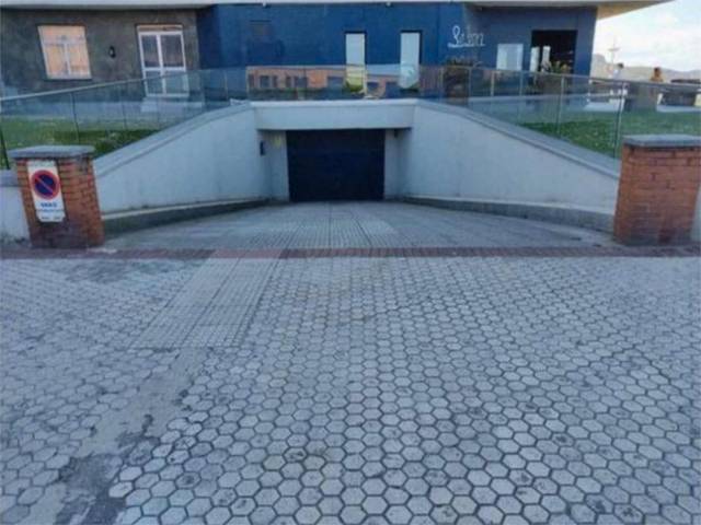 Garaje en Alquiler en Calle Pablo Laloux, 15 en Salinas