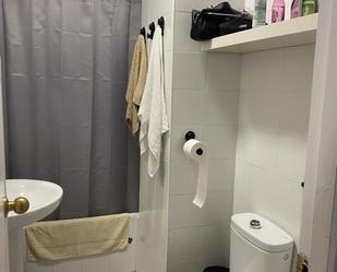 Bathroom of Flat to share in  Sevilla Capital  with Air Conditioner