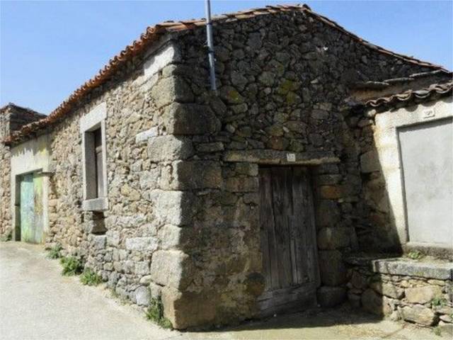 Local comercial en Venta en Calle Vistahermosa, 27 en Valdelacasa