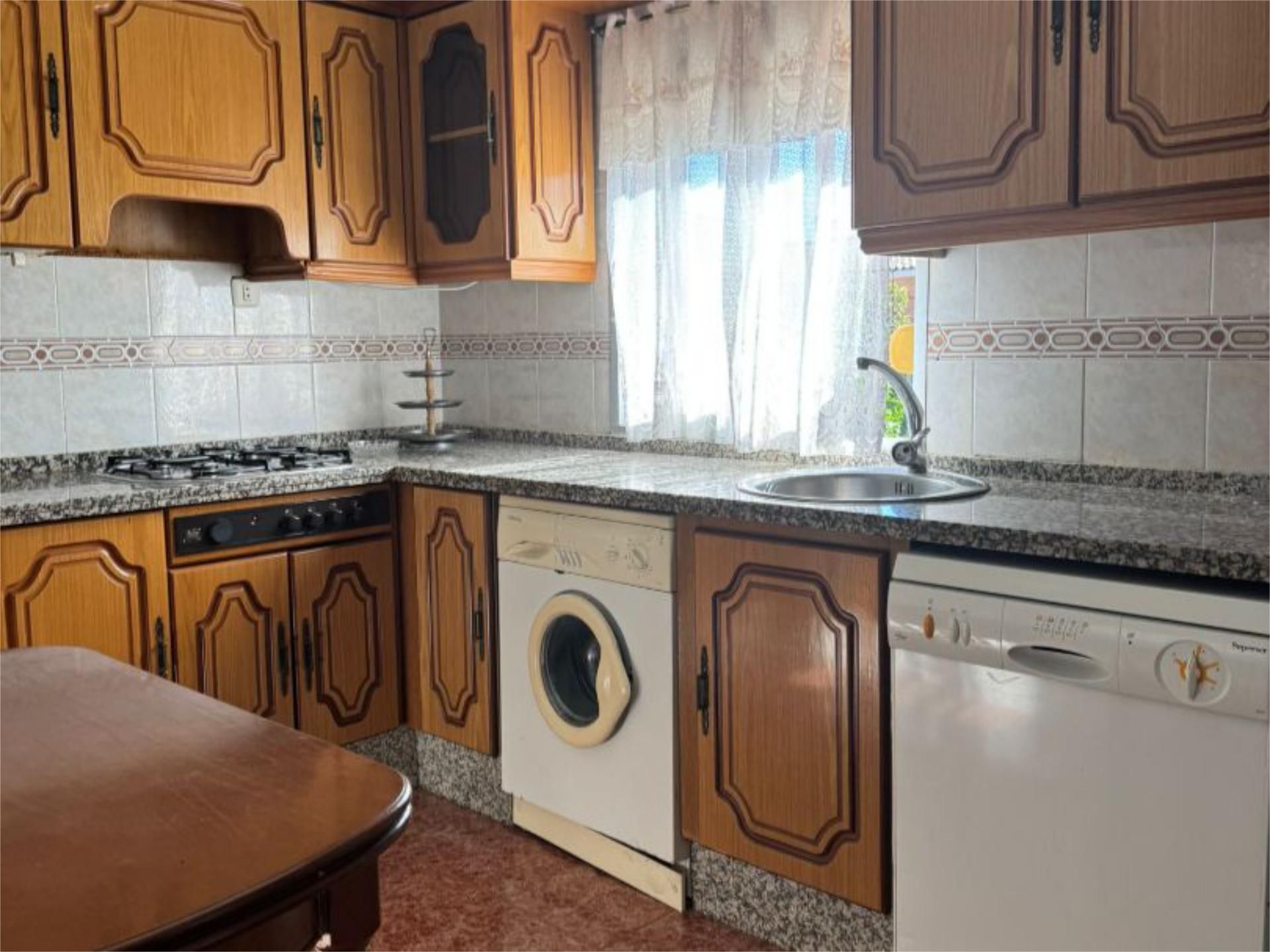 Kitchen of Flat for sale in Talavera la Real  with Air Conditioner