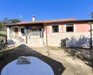 Vista exterior de Casa o xalet en venda en A Lama   amb Terrassa, Piscina i Balcó