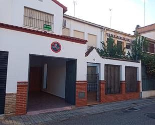 Exterior view of Single-family semi-detached for sale in Andújar  with Air Conditioner and Terrace