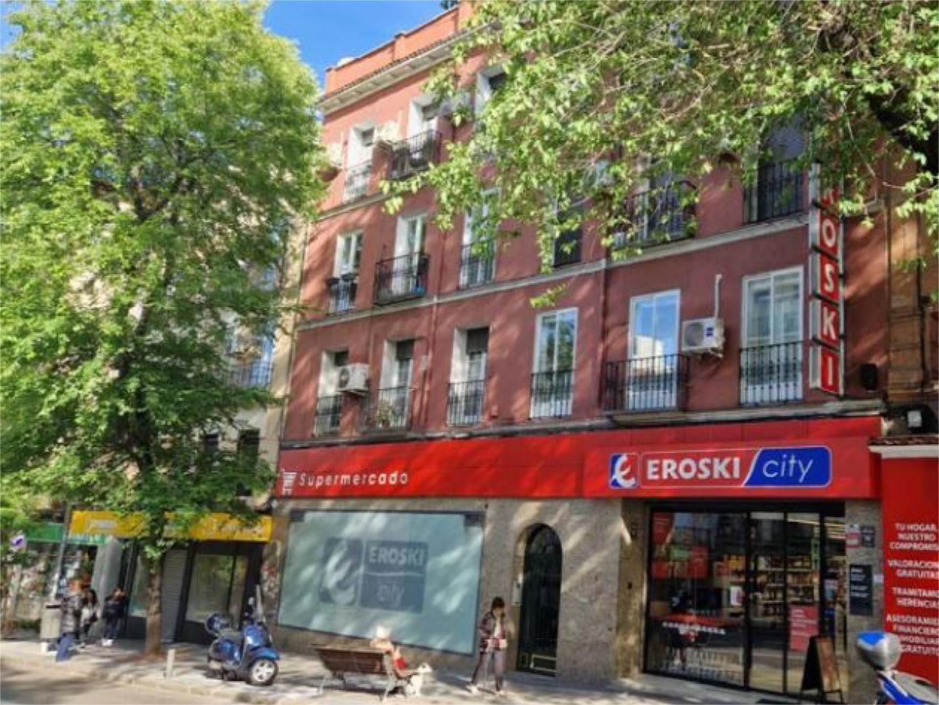 Exterior view of Premises for sale in  Madrid Capital