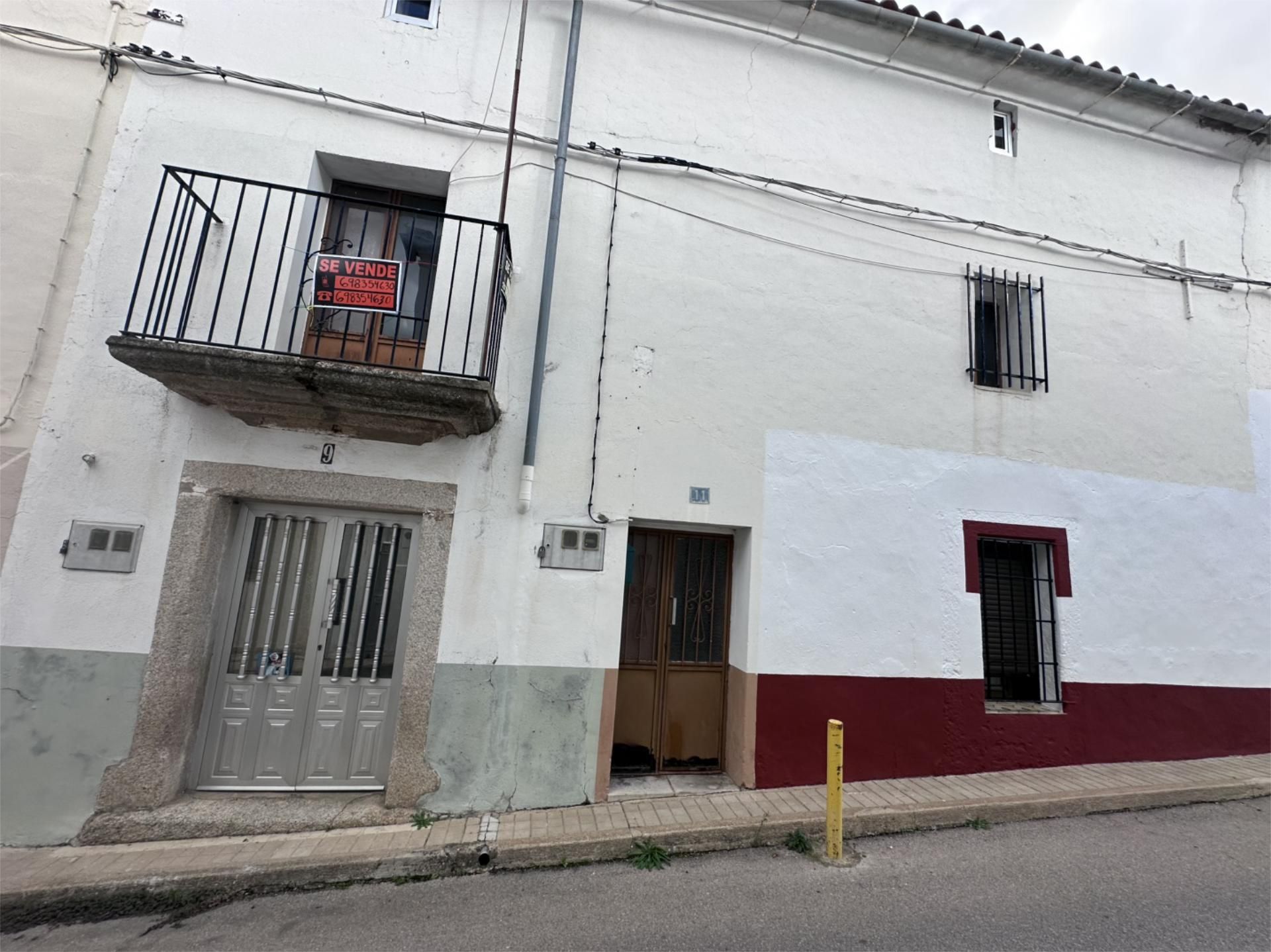 Vista exterior de Finca rústica en venda en Madroñera amb Terrassa, Traster i Balcó