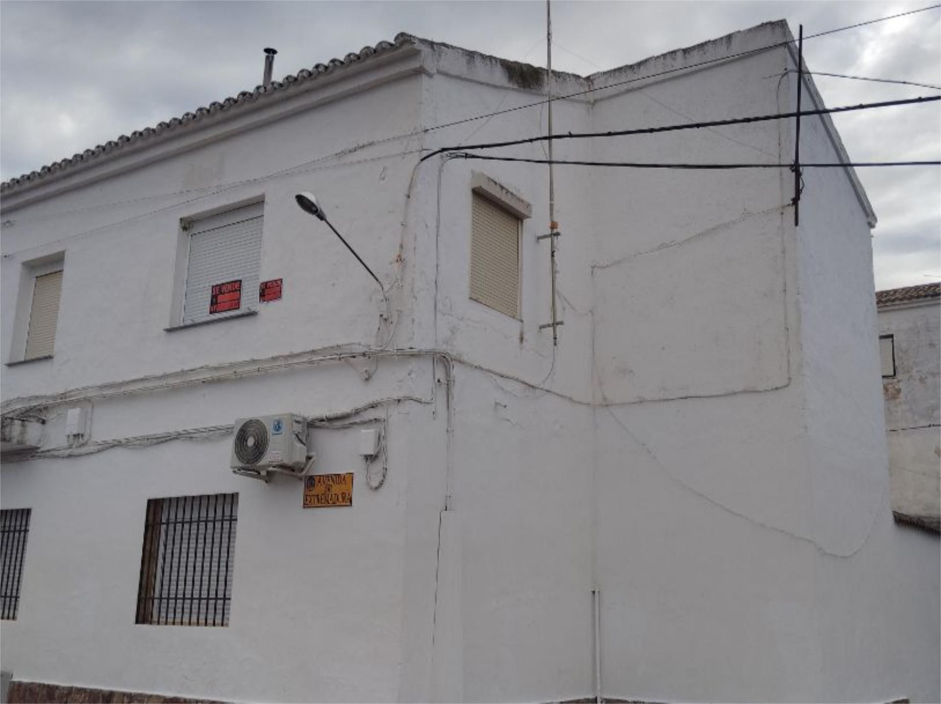 Vista exterior de Pis en venda en Cabeza del Buey amb Terrassa, Traster i Moblat
