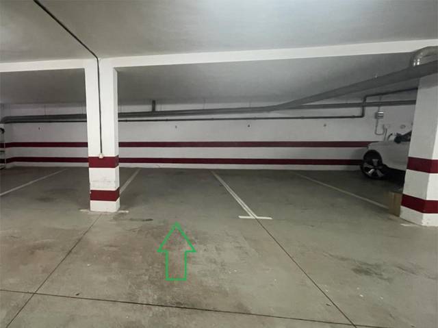 Garaje en Venta en Calle Juan Sebastian Elcano, 21 en Radazul