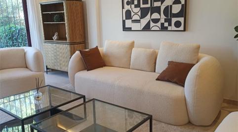 Piso de alquiler en Calle el Califa, 16, Nueva Andalucía centro, Málaga - imagen 2 Foto 2 de Piso de alquiler en Calle el Califa, 16, Nueva Andalucía centro, Málaga