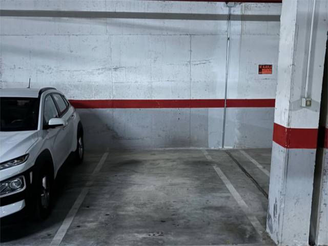 Garaje en Alquiler en Carrer d'Il·licità Absent, 7 en Ciutat Universitària