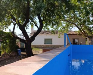 Piscina de Pis en venda en Santa Cruz de Mudela amb Jardí privat, Piscina i Moblat