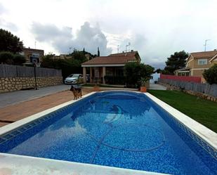 Swimming pool of House or chalet for sale in Chiva  with Air Conditioner, Terrace and Swimming Pool