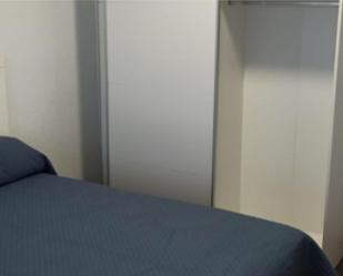 Bedroom of Flat to share in  Sevilla Capital