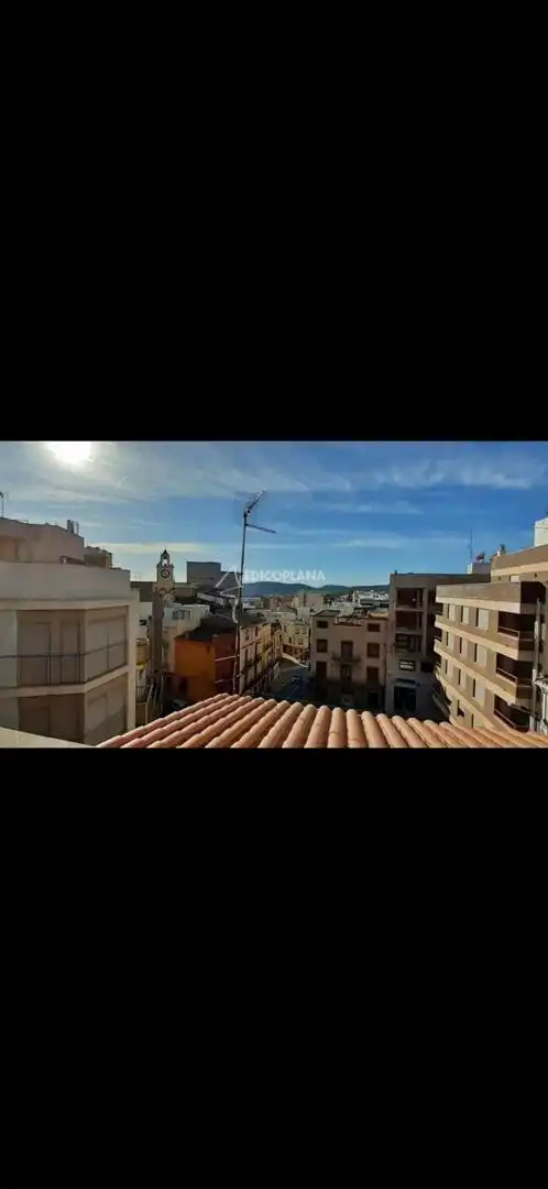 Außenansicht von Wohnung zum Verkauf in L'Alcora mit Klimaanlage, Terrasse und Balkon