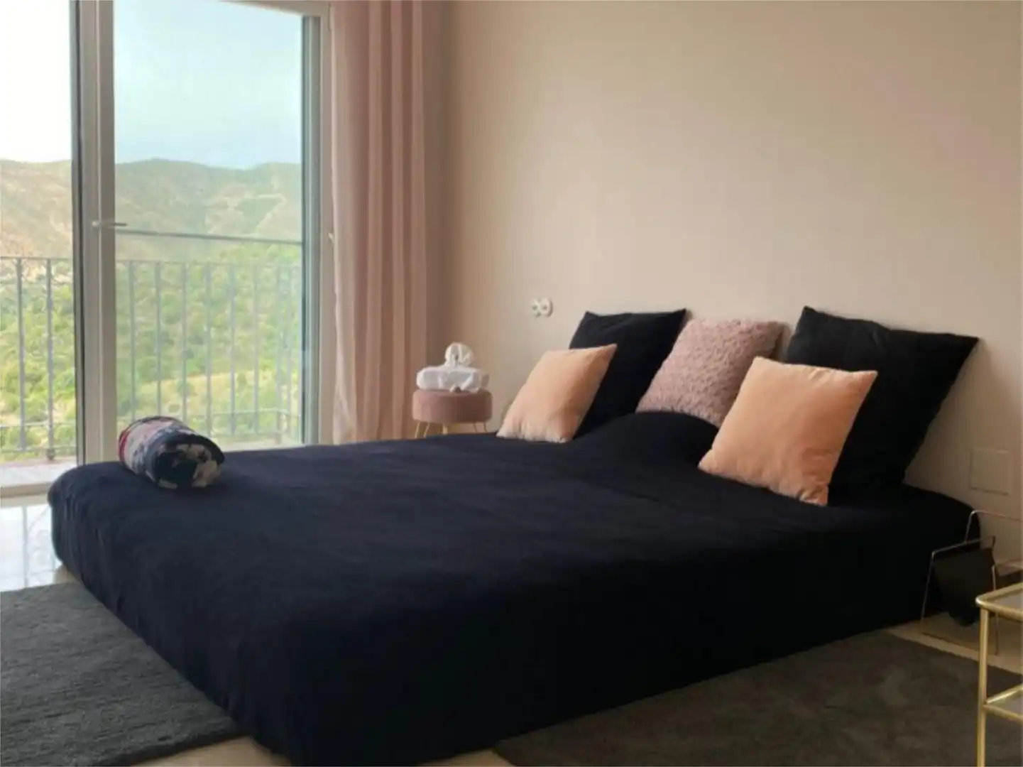 Wohnung zum Verkauf in A-7176, 21, Istán Schlafzimmer von Wohnung zum Verkauf in Istán mit Klimaanlage, Terrasse und Schwimmbad