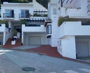 Exterior view of Single-family semi-detached for sale in Istán  with Air Conditioner, Terrace and Swimming Pool