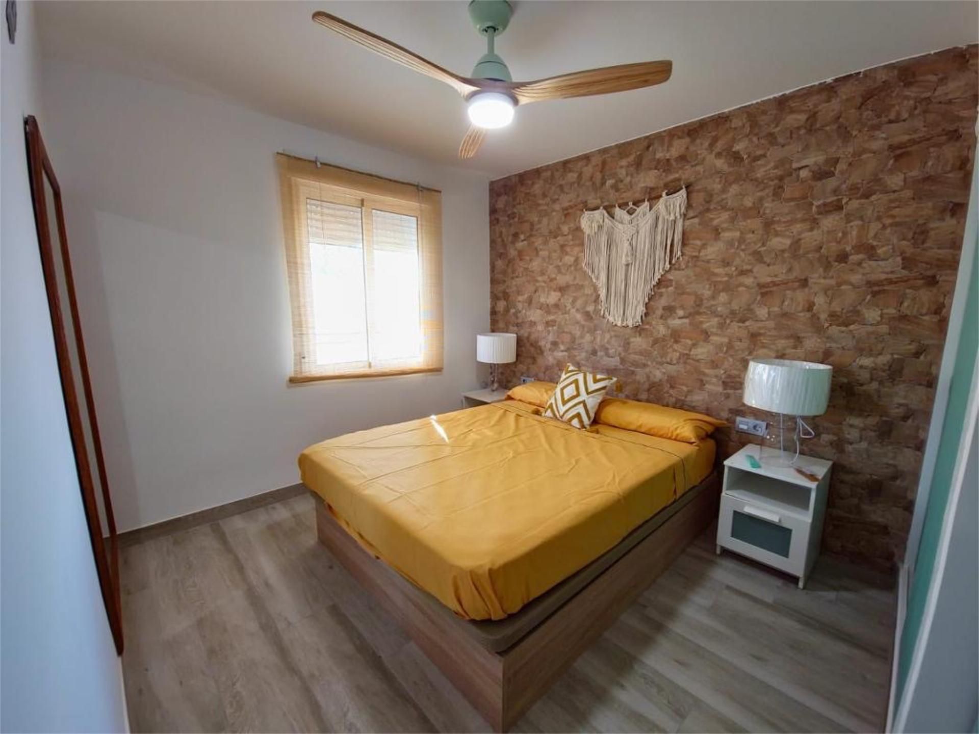 Dormitori de Apartament en venda en Santa Pola amb Terrassa