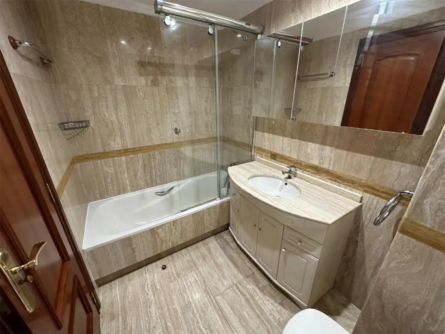 Flat for rent in Avenida Da Hispanidade, 82, O Castro Bathroom of Flat for rent in Vigo
