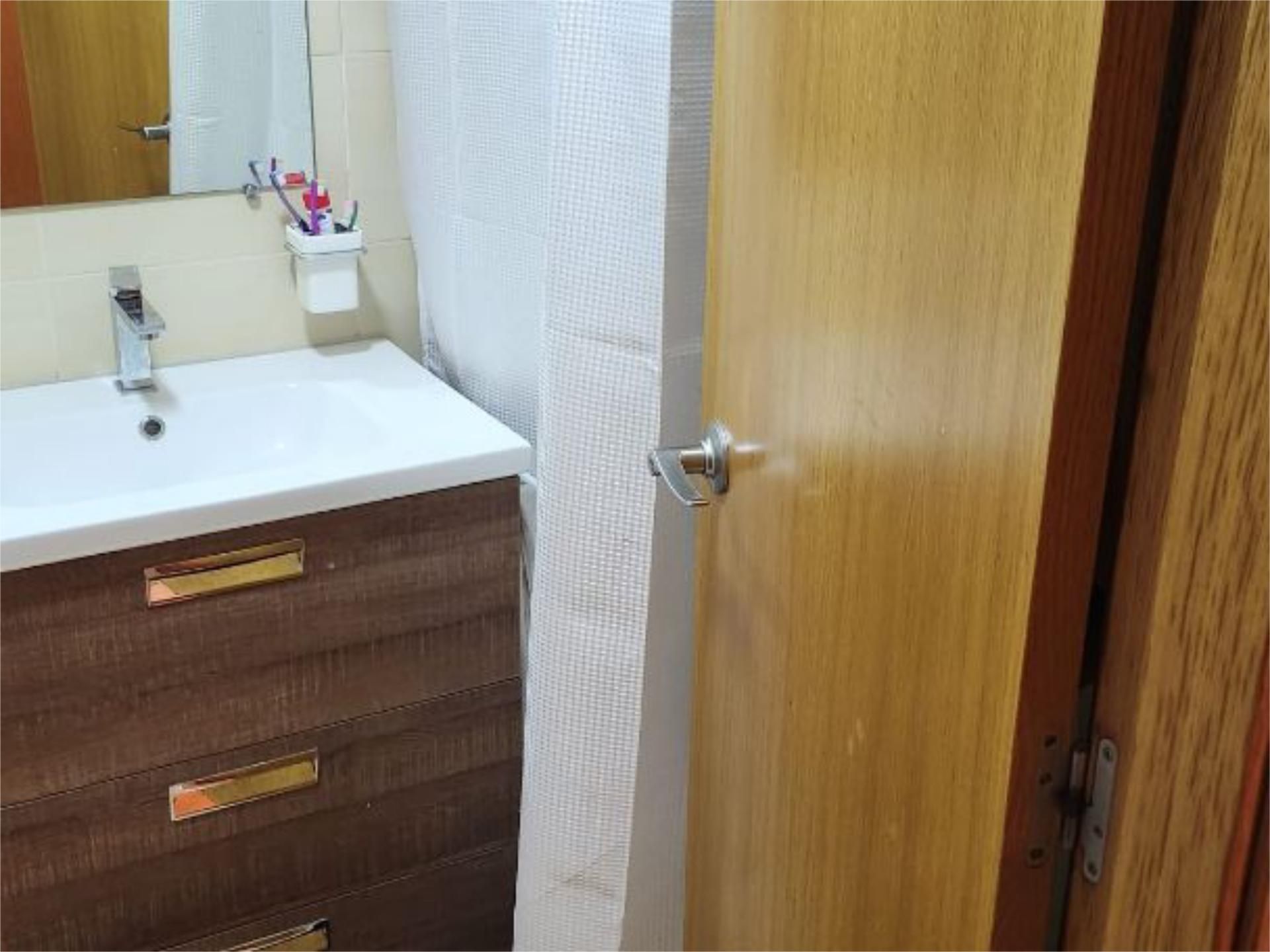Flat for sale in Avenida Suroeste, 47, La Vall d'Uixó Bathroom of Flat for sale in La Vall d'Uixó with Air Conditioner and Balcony