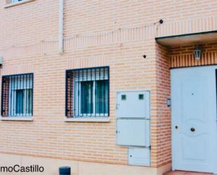 Vista exterior de Casa adosada en venda en Serranillos del Valle