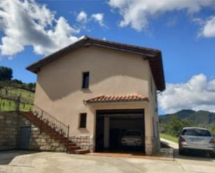 Vista exterior de Casa o xalet en venda en Candamo amb Terrassa