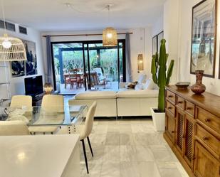 Living room of Planta baja to rent in Marbella  with Air Conditioner, Terrace and Swimming Pool