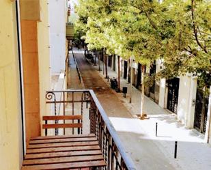 Exterior view of Flat for sale in  Barcelona Capital  with Balcony