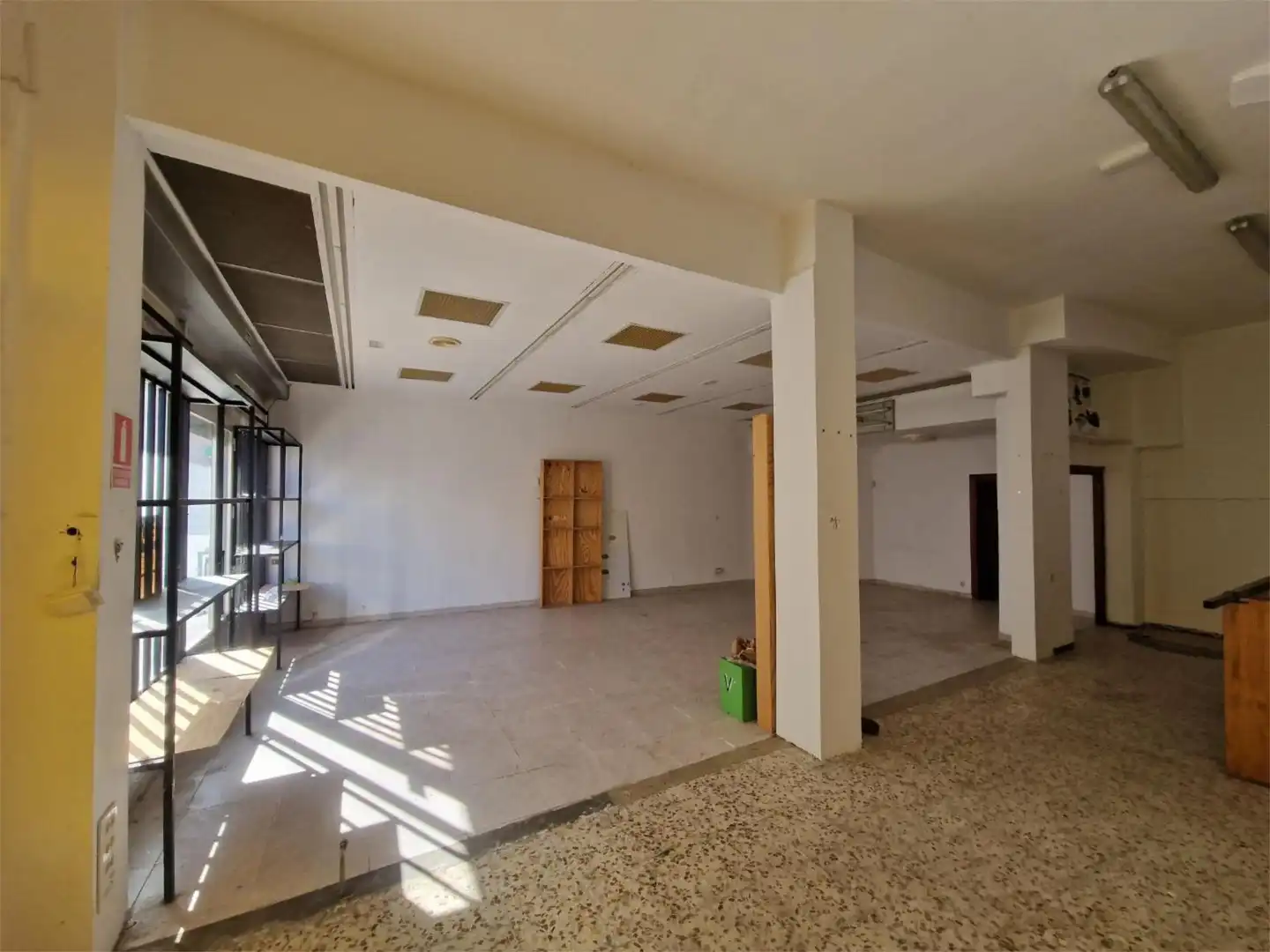 Commercial properties for sale in Calle Santa Isabel, 28, Albelda de Iregua Commercial properties for sale in Albelda de Iregua