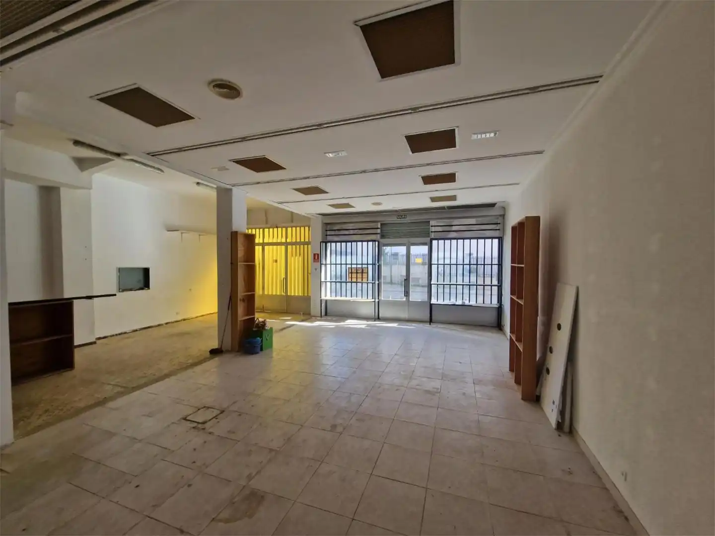 Commercial properties for sale in Calle Santa Isabel, 28, Albelda de Iregua Commercial properties for sale in Albelda de Iregua