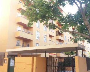 Exterior view of Flat to rent in  Sevilla Capital  with Air Conditioner and Terrace