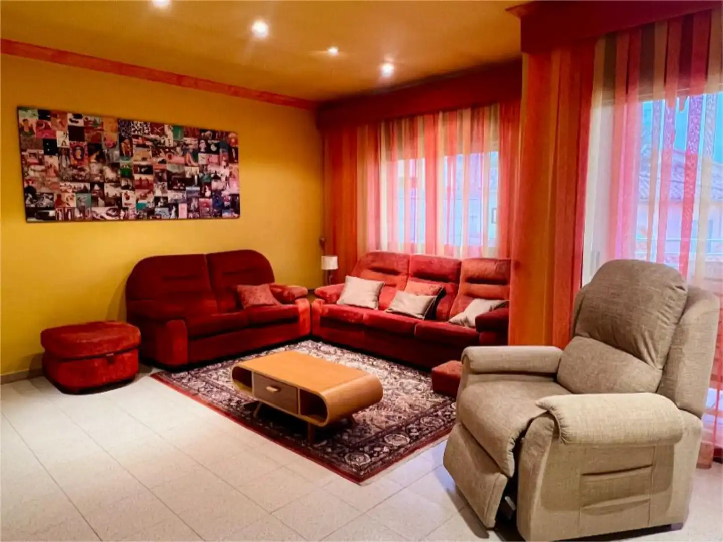 Casa o xalet en venda a Carrer Sant Jordi, 11, Sant Hilari Sacalm Sala d'estar de Casa o xalet en venda en Sant Hilari Sacalm amb Terrassa