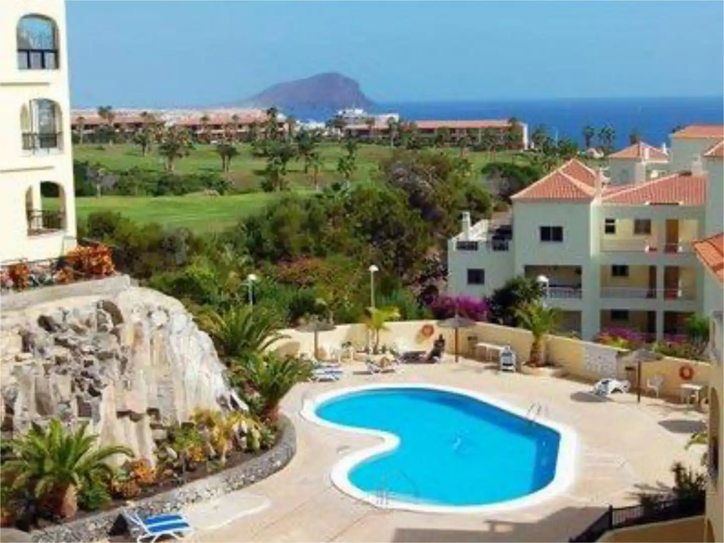 Exterior view of Flat for sale in San Miguel de Abona  with Terrace, Swimming Pool and Furnished