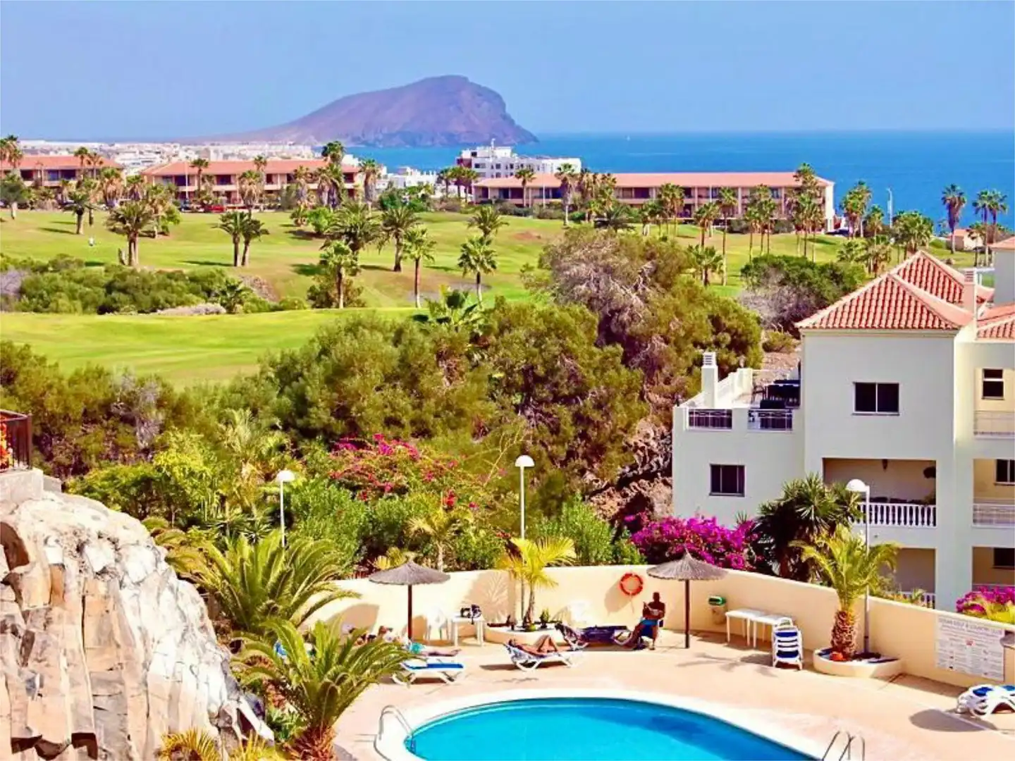 Exterior view of Flat for sale in San Miguel de Abona  with Terrace, Swimming Pool and Furnished