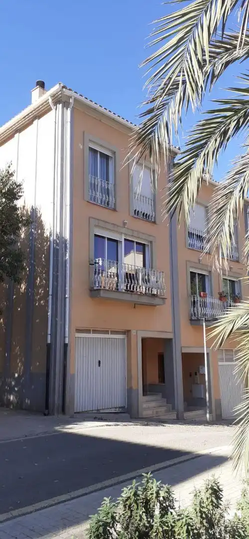 Vista exterior de Casa adosada en venta en Xàtiva con Aire acondicionado, Amueblado y Balcón