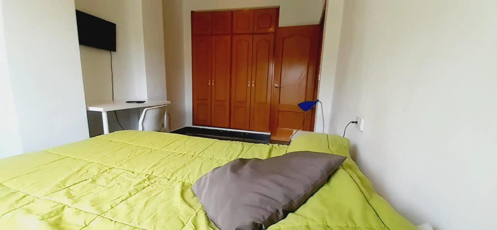 Casa adosada en venda a Plaça Xerea, 4, Xàtiva Dormitori de Casa adosada en venda en Xàtiva amb Aire condicionat, Moblat i Balcó