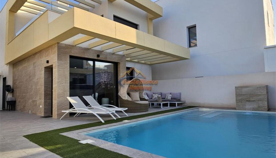 Casa o xalet en venda a Calle Algarrobo, 61, Los Montesinos, Alicante - imatge 1 Foto 1 de Casa o xalet en venda a Calle Algarrobo, 61, Los Montesinos, Alicante