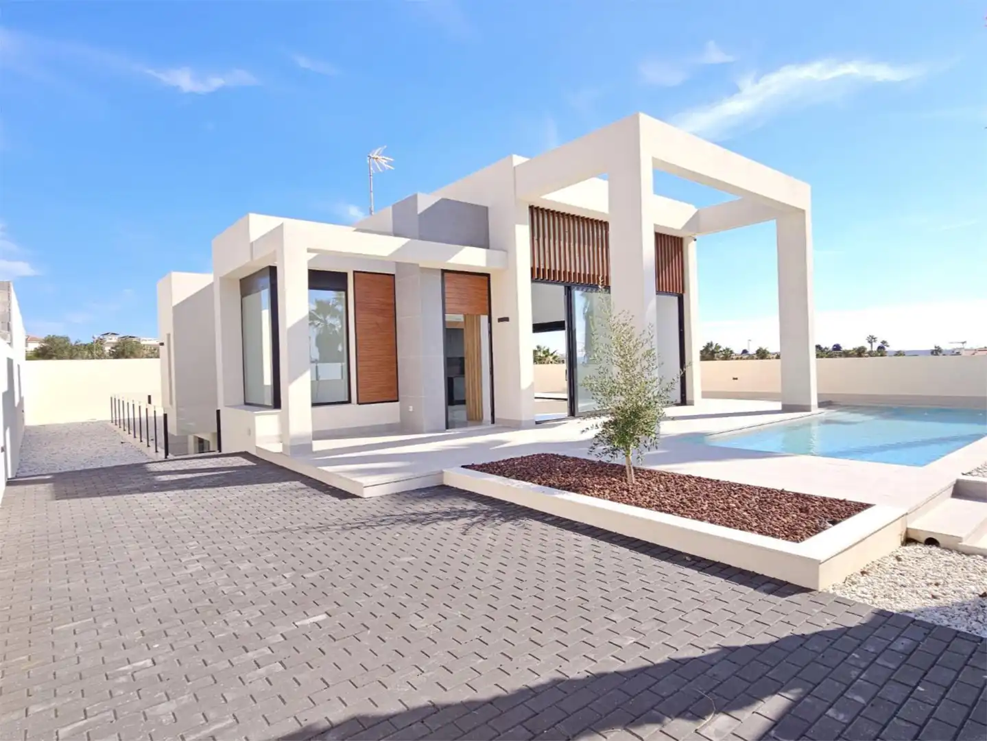 Casa o chalet en venta en Avenida de Málaga, 34, Lo Marabú Vista exterior de Casa o chalet en venta en Rojales con Terraza, Piscina y Balcón