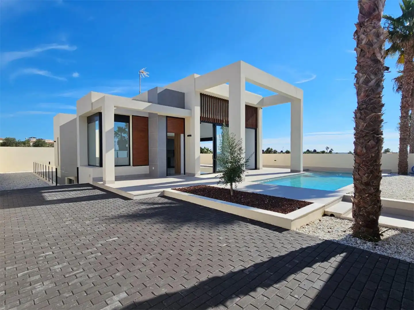 Casa o chalet en venta en Avenida de Málaga, 34, Lo Marabú Vista exterior de Casa o chalet en venta en Rojales con Terraza, Piscina y Balcón