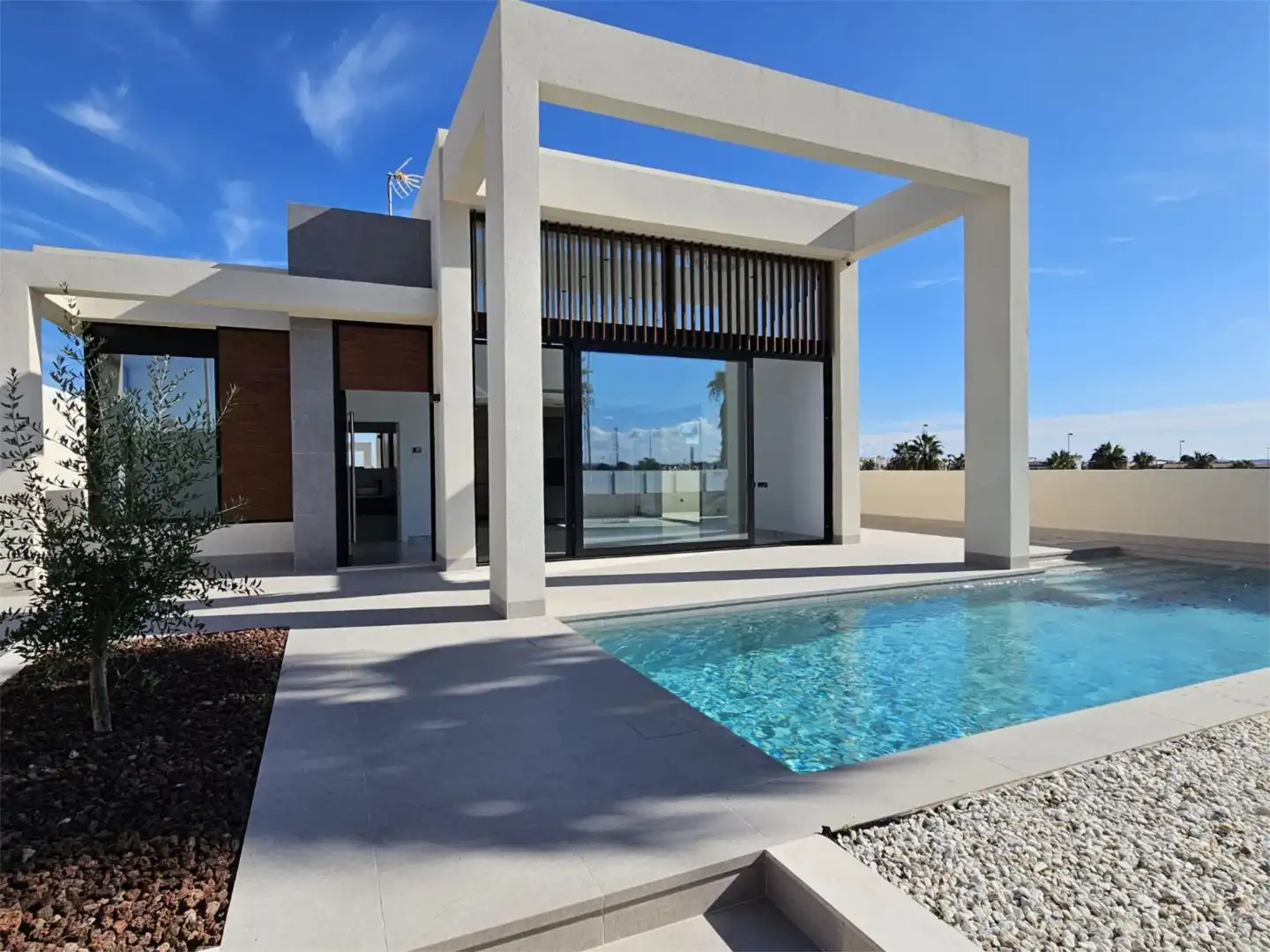 Casa o chalet en venta en Avenida de Málaga, 34, Lo Marabú Vista exterior de Casa o chalet en venta en Rojales con Terraza, Piscina y Balcón