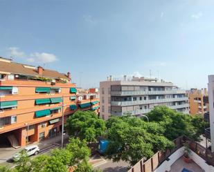 Exterior view of Flat for sale in  Barcelona Capital  with Air Conditioner