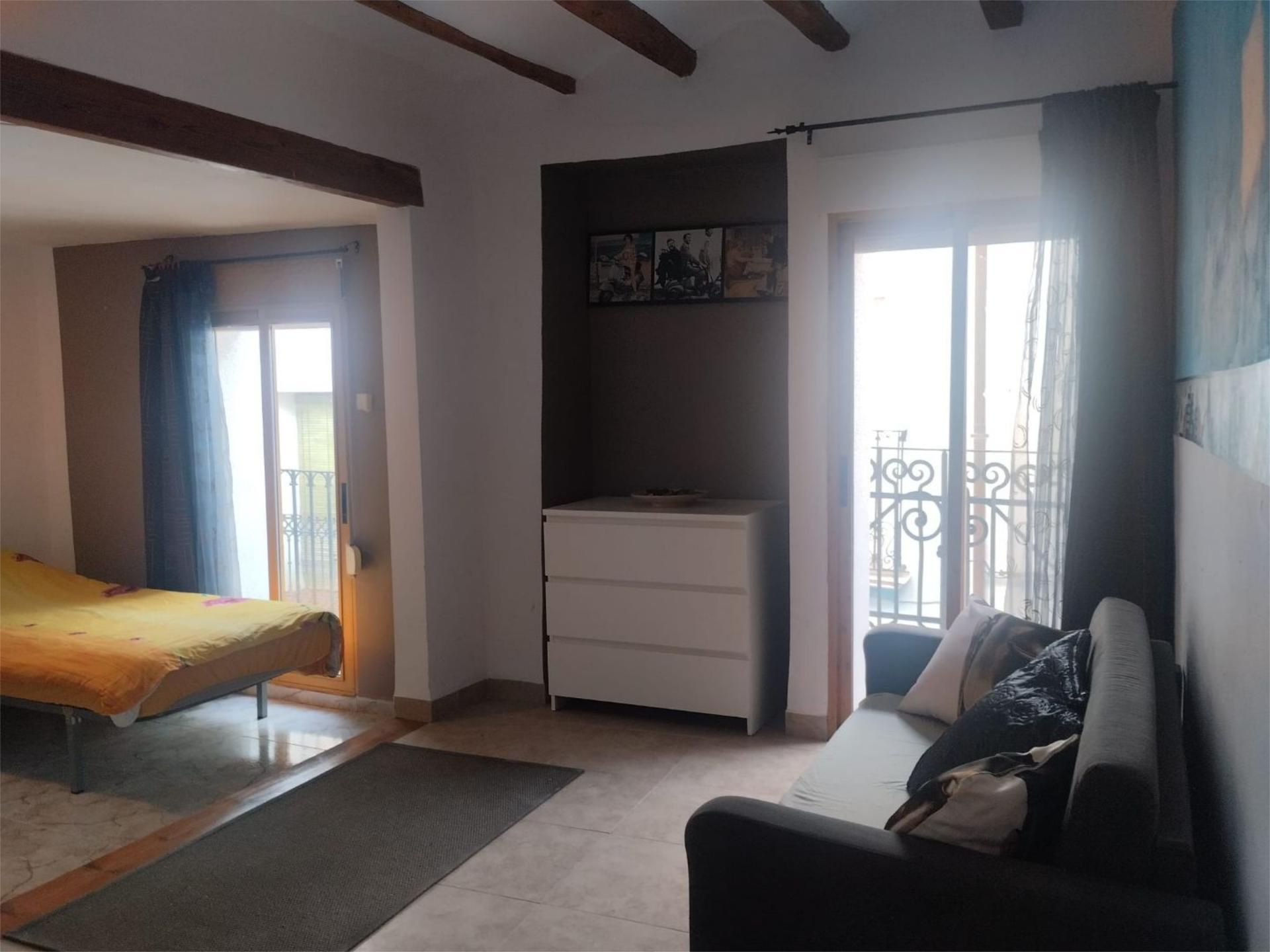 Sala d'estar de Casa adosada en venda en Famorca amb Terrassa, Traster i Moblat