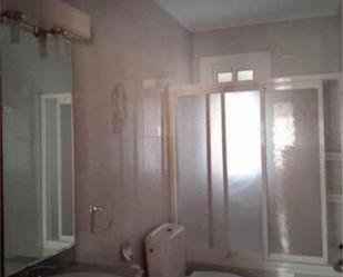 Bathroom of Flat to rent in Baza