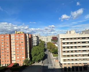 Exterior view of Attic to rent in  Sevilla Capital  with Air Conditioner and Terrace