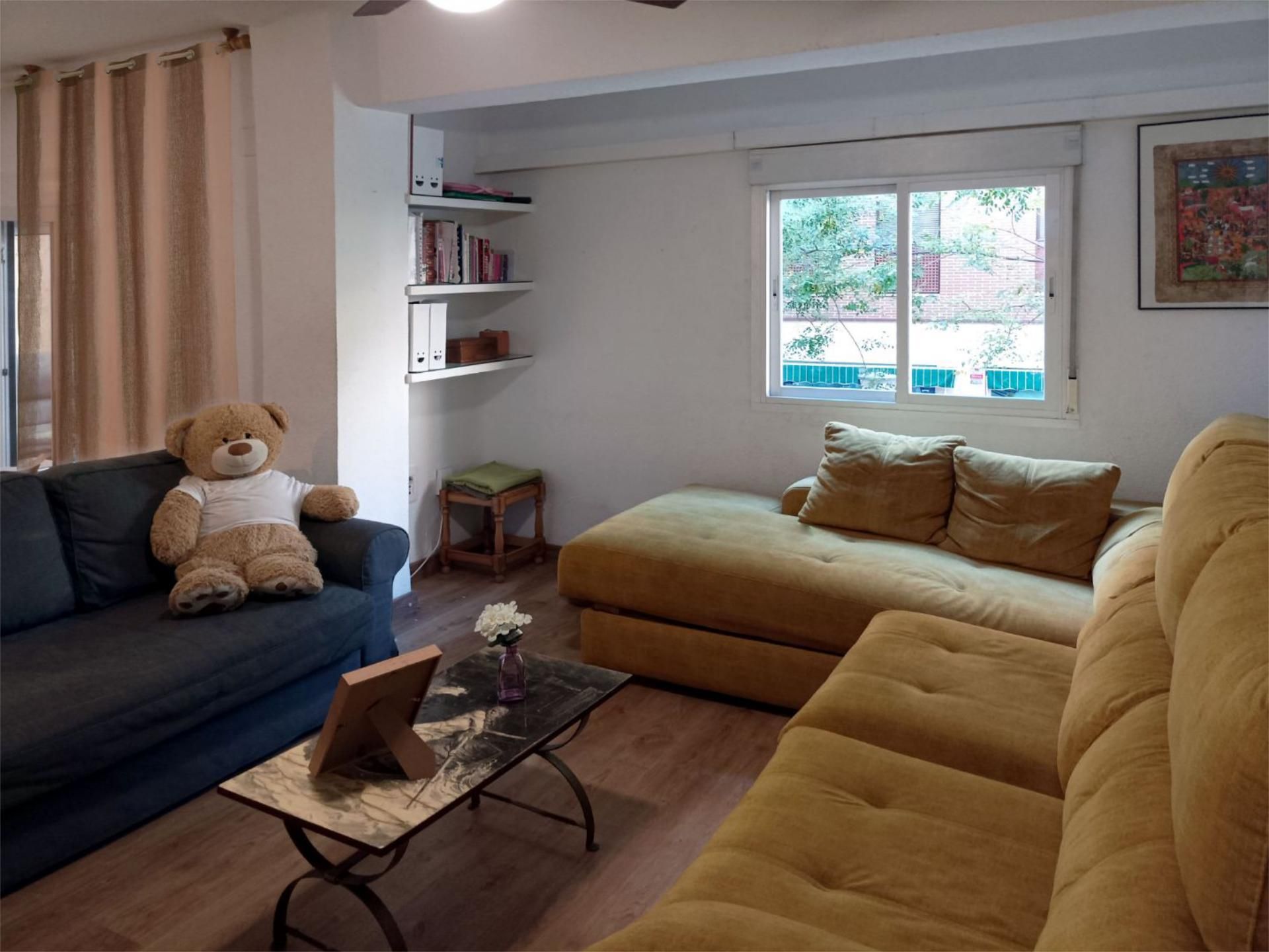 Sala d'estar de Pis en venda en  Granada Capital amb Aire condicionat, Parquet i Terrassa
