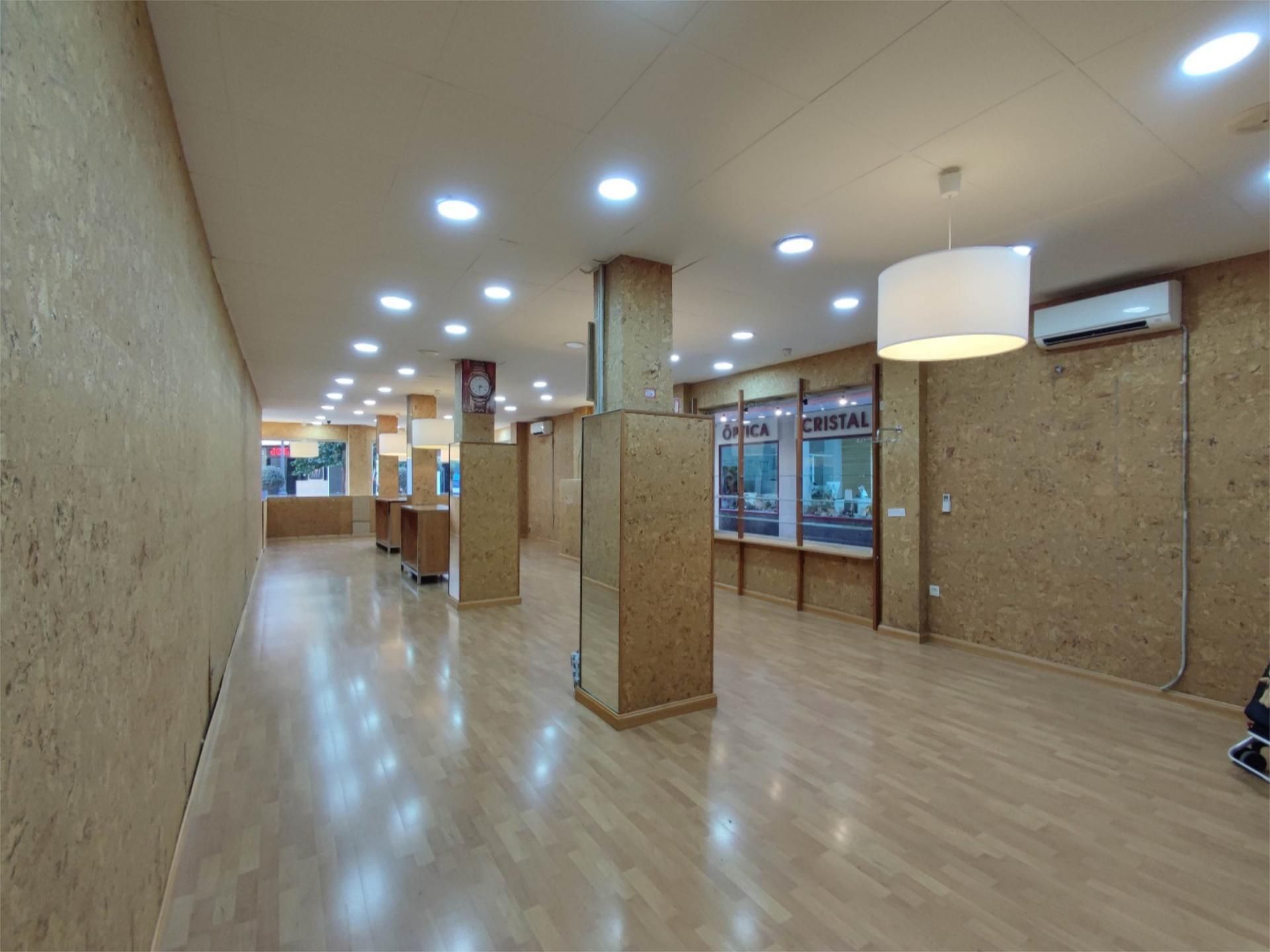 Premises to rent in Almuñécar  with Air Conditioner